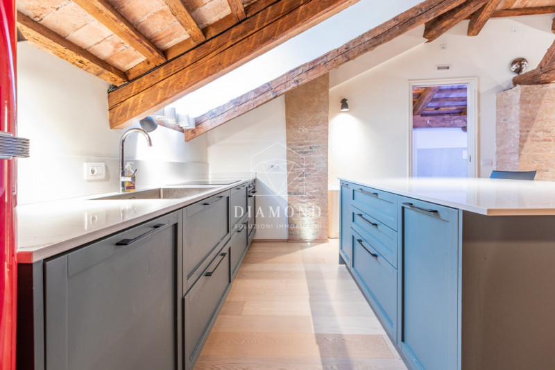 DISPONIBILE DAL 01 APRILE 2026.
Falzè di Trevignano: inserito in un curato e piacevole contesto i...