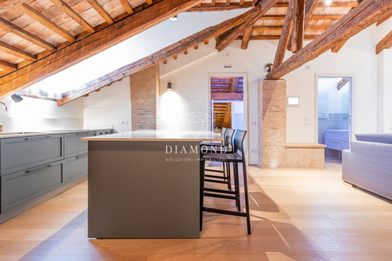 DISPONIBILE DAL 01 APRILE 2026.
Falzè di Trevignano: inserito in un curato e piacevole contesto i...