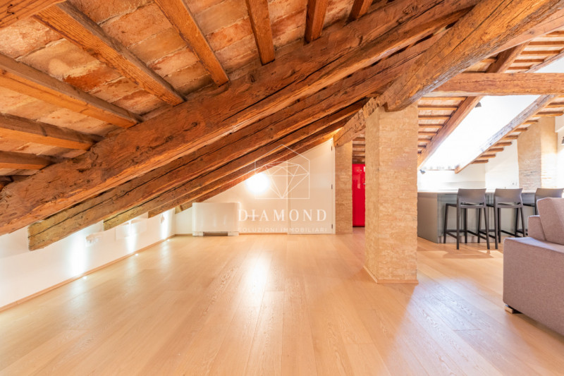 DISPONIBILE DAL 01 APRILE 2026.
Falzè di Trevignano: inserito in un curato e piacevole contesto i...