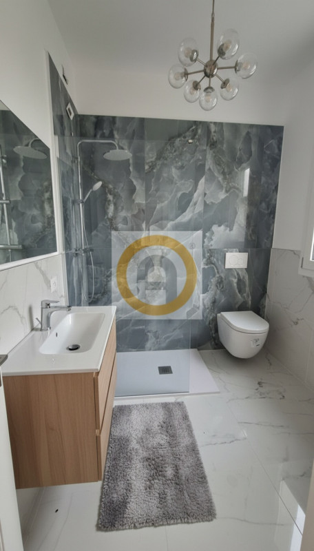 Per coloro che desiderano vivere immersi nel verde, senza rinunciare alla comodità dei servizi e ...