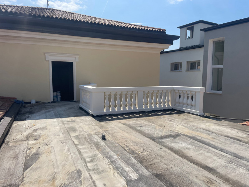 In zona centrale, comodissima e ben servita, proponiamo in palazzina storica in fase di ristruttu...