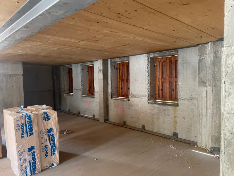 In zona centrale, comodissima e ben servita, proponiamo in palazzina storica in fase di ristruttu...