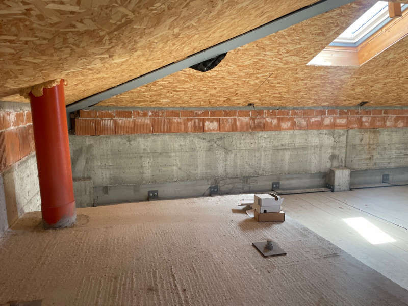 In zona centrale, comodissima e ben servita, proponiamo in palazzina storica in fase di ristruttu...