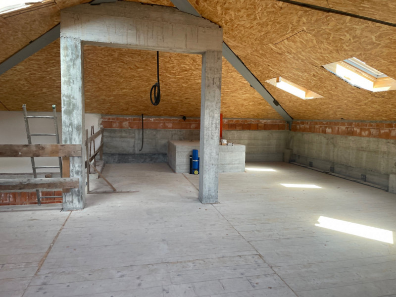 In zona centrale, comodissima e ben servita, proponiamo in palazzina storica in fase di ristruttu...