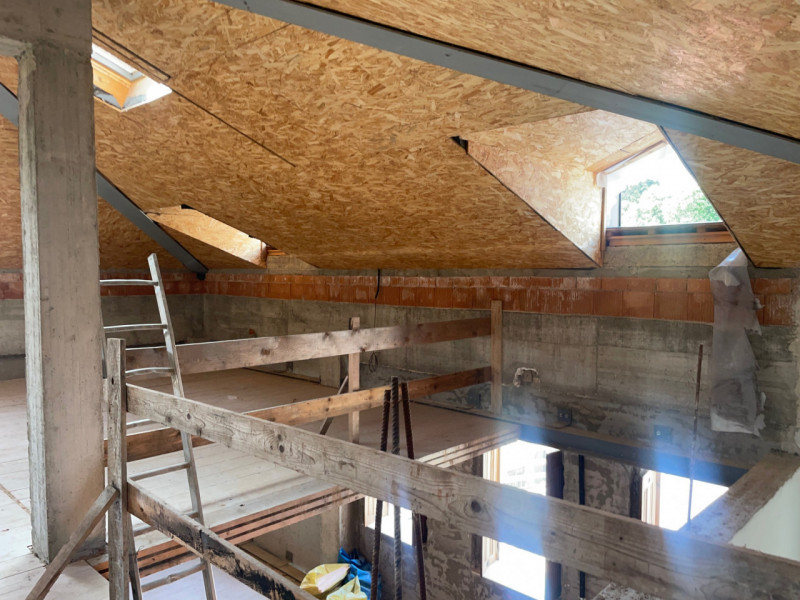 In zona centrale, comodissima e ben servita, proponiamo in palazzina storica in fase di ristruttu...