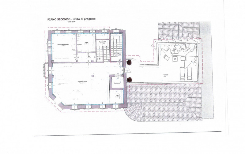In zona centrale, comodissima e ben servita, proponiamo in palazzina storica in fase di ristruttu...