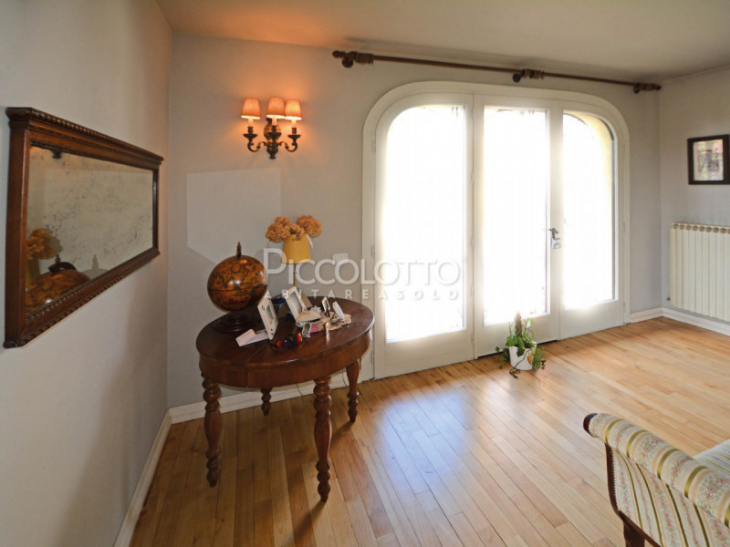 Rif. V4741 - Riese Pio X (frazione), in contesto residenziale tranquillo e riservato, Villa singo...