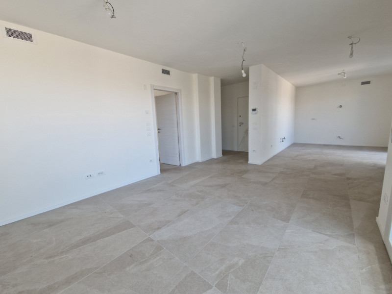 A SAN CARLO, in posizione tranquilla ad un passo da tutti i servizi, proponiamo questo bellissimo...