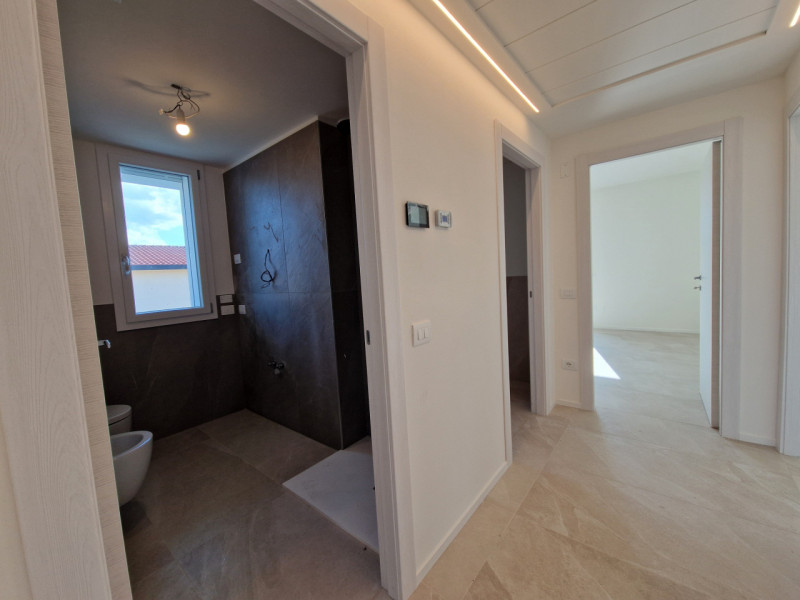 A SAN CARLO, in posizione tranquilla ad un passo da tutti i servizi, proponiamo questo bellissimo...