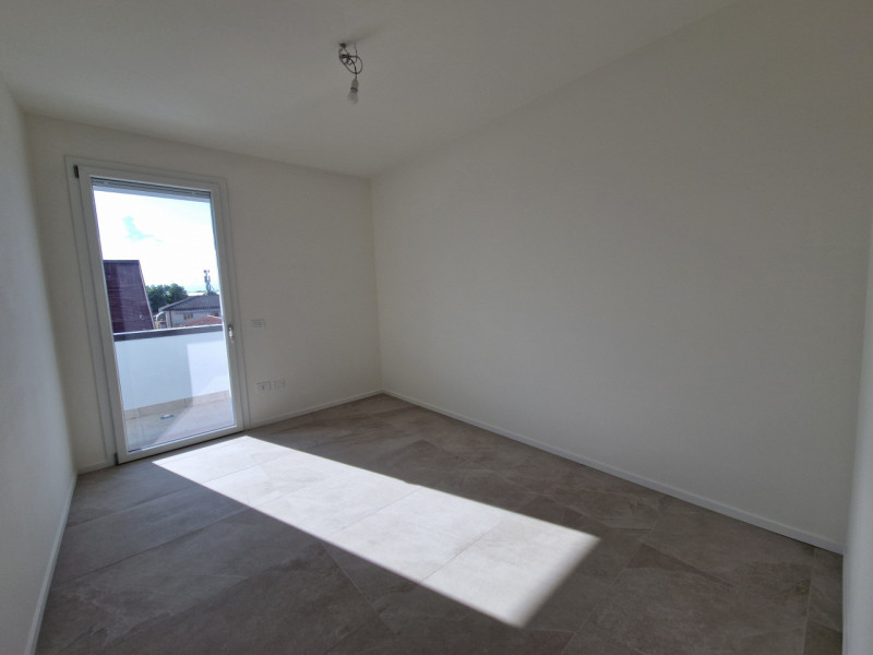 A SAN CARLO, in posizione tranquilla ad un passo da tutti i servizi, proponiamo questo bellissimo...