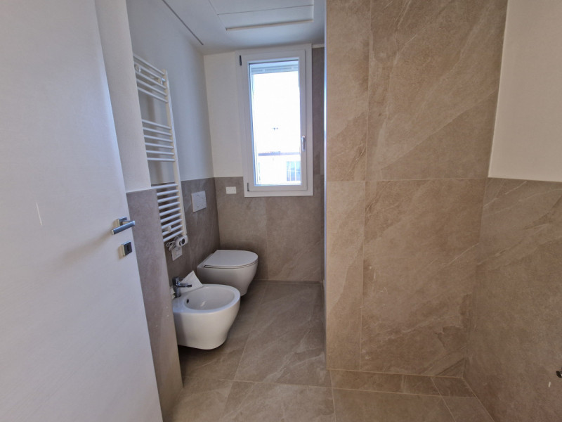 A SAN CARLO, in posizione tranquilla ad un passo da tutti i servizi, proponiamo questo bellissimo...