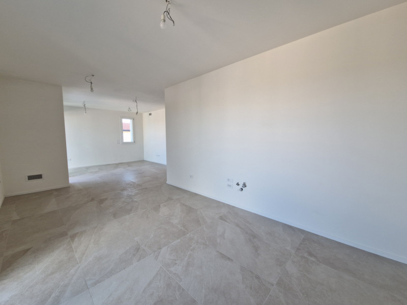 A SAN CARLO, in posizione tranquilla ad un passo da tutti i servizi, proponiamo questo bellissimo...