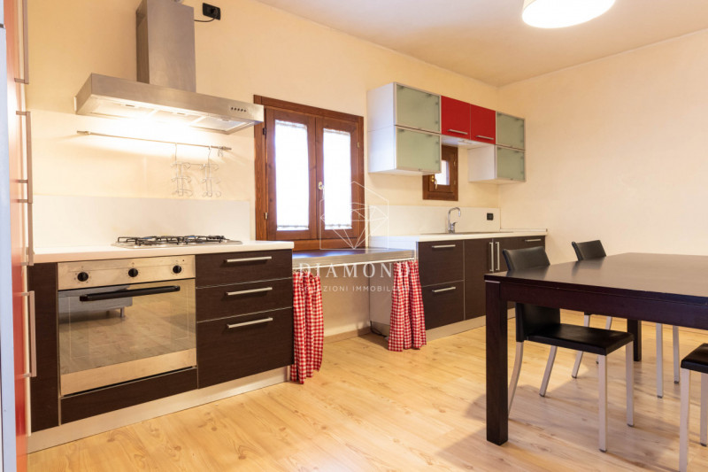 DISPONBIILE DAL 01 GIUGNO 2026.
Biadene: inserito in residence ricavato da una Villa risalente al...