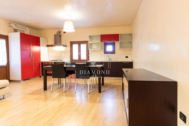 DISPONBIILE DAL 01 GIUGNO 2026.
Biadene: inserito in residence ricavato da una Villa risalente al...