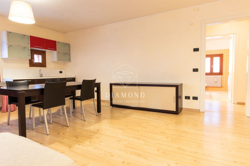 DISPONBIILE DAL 01 GIUGNO 2026.
Biadene: inserito in residence ricavato da una Villa risalente al...