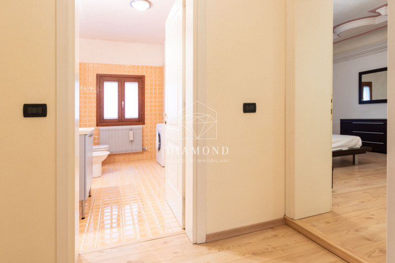 DISPONBIILE DAL 01 GIUGNO 2026.
Biadene: inserito in residence ricavato da una Villa risalente al...