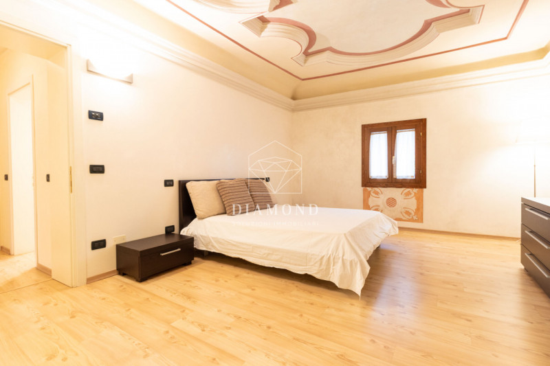 DISPONBIILE DAL 01 GIUGNO 2026.
Biadene: inserito in residence ricavato da una Villa risalente al...