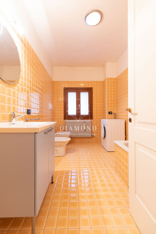 DISPONBIILE DAL 01 GIUGNO 2026.
Biadene: inserito in residence ricavato da una Villa risalente al...