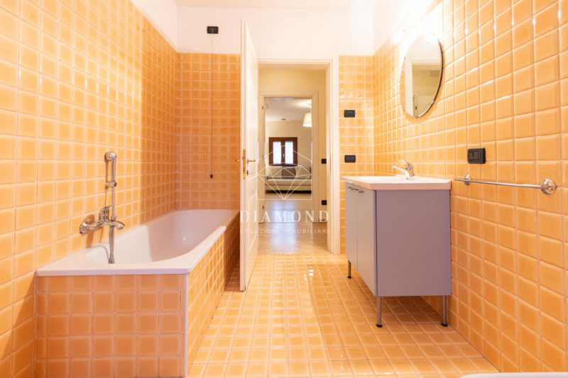 DISPONBIILE DAL 01 GIUGNO 2026.
Biadene: inserito in residence ricavato da una Villa risalente al...