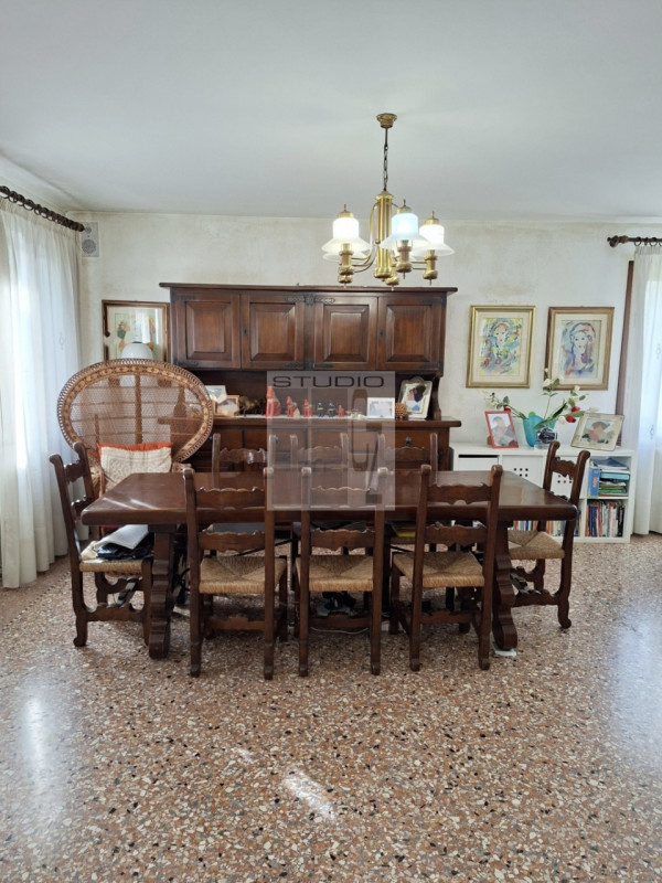 LOREGGIA CENTRO

Tutto quello che cerchi in una casa te lo offriamo noi: INDIPENDENZA, SPAZI ABIT...