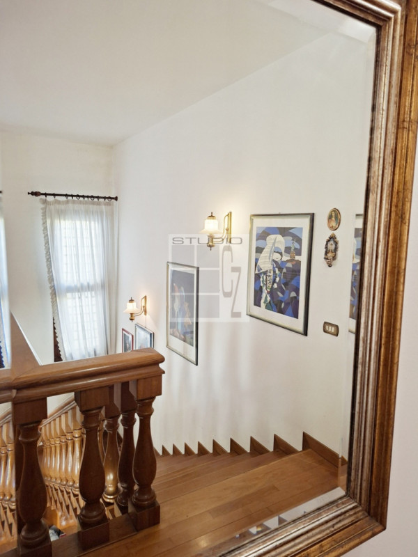 LOREGGIA CENTRO

Tutto quello che cerchi in una casa te lo offriamo noi: INDIPENDENZA, SPAZI ABIT...