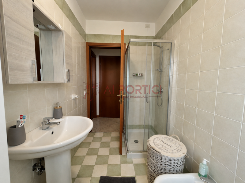 PIOVE DI SACCO – APPARTAMENTO ARREDATO COMPLETAMENTE, ubicato al piano secondo in palazzina dotat...