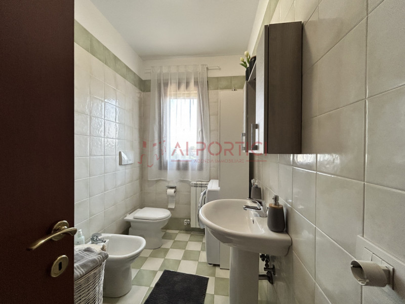 PIOVE DI SACCO – APPARTAMENTO ARREDATO COMPLETAMENTE, ubicato al piano secondo in palazzina dotat...