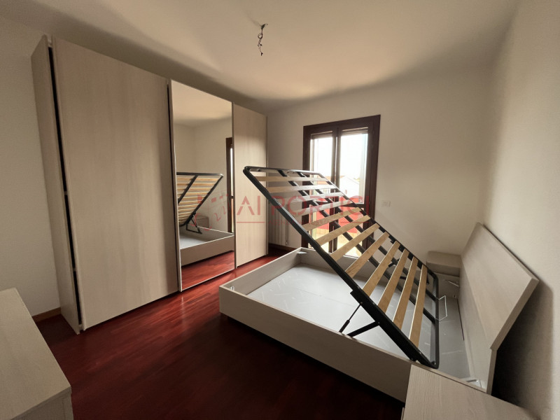 PIOVE DI SACCO – APPARTAMENTO ARREDATO COMPLETAMENTE, ubicato al piano secondo in palazzina dotat...