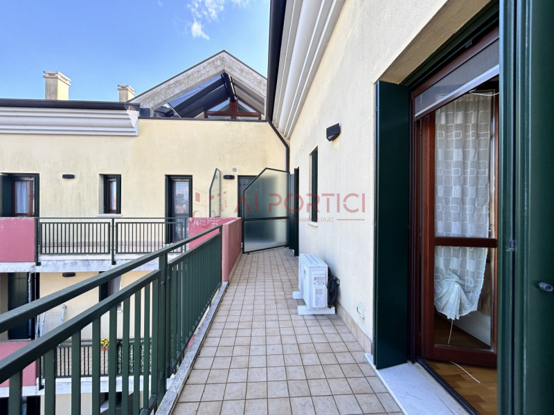PIOVE DI SACCO – APPARTAMENTO ARREDATO, ubicato al piano secondo in palazzina dotata di ascensore...