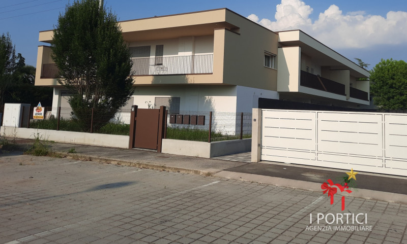 Trebaseleghe- 

In zona tranquilla e residenziale a Trebaseleghe, proponiamo l’ultimo appartament...