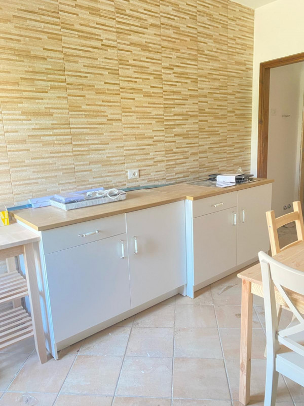 Oggi ti portiamo a scoprire un immobile che è molto più di un semplice appartamento: è una soluzi...