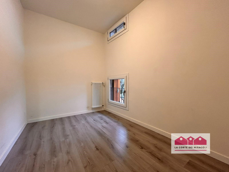 CENTRO STORICO: UN ROMANTICO MA MODERNO APPARTAMENTO IN PIENO CENTRO STORICO, A DUE PASSI DA PIAZ...