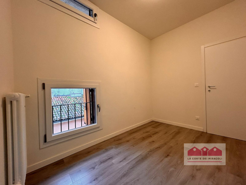 CENTRO STORICO: UN ROMANTICO MA MODERNO APPARTAMENTO IN PIENO CENTRO STORICO, A DUE PASSI DA PIAZ...