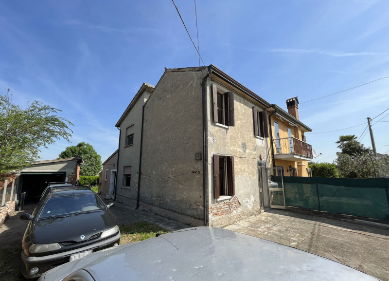 Polesella Vendita Casa a schiera porzione di testa