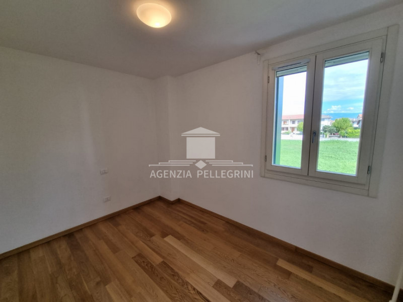 VICENZA – Casa accostata con giardino. Si trova in zona residenziale molto comoda alla base ameri...