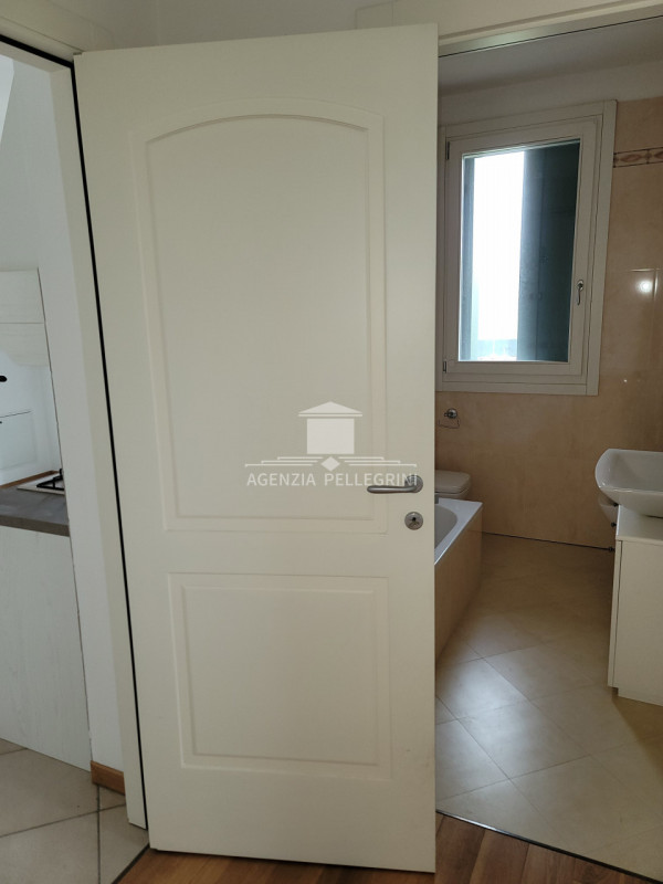 VICENZA – Casa accostata con giardino. Si trova in zona residenziale molto comoda alla base ameri...