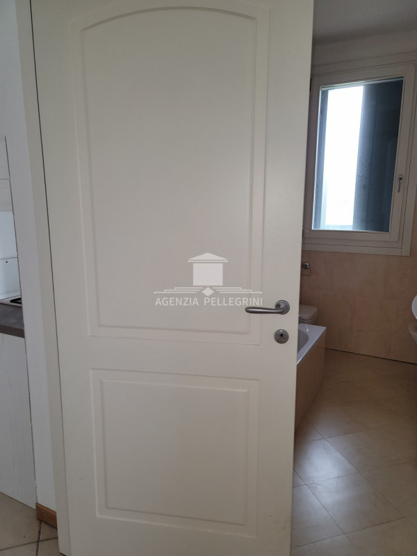 VICENZA – Casa accostata con giardino. Si trova in zona residenziale molto comoda alla base ameri...