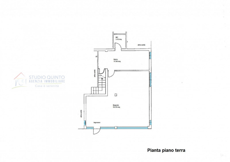 Negozio al piano terra, ad uso commerciale/direzionale, posizionato nel cuore del paese, fronte s...