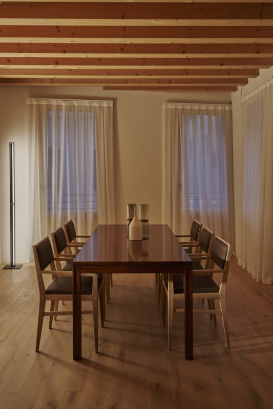 Scopri il tuo nuovo rifugio nel cuore di Castelfranco Veneto! Questo splendido appartamento quadr...