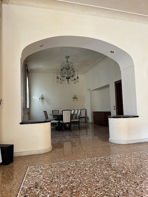 PADOVA CENTRO STORICO, Riferimento MC001: tra Piazza dei Signori e Piazza Duomo in zona ZTL, impo...