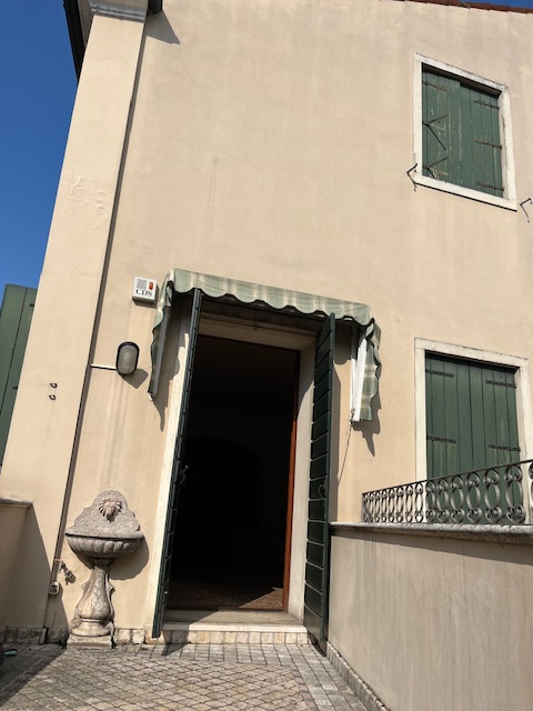 PADOVA CENTRO STORICO, Riferimento MC001: tra Piazza dei Signori e Piazza Duomo in zona ZTL, impo...