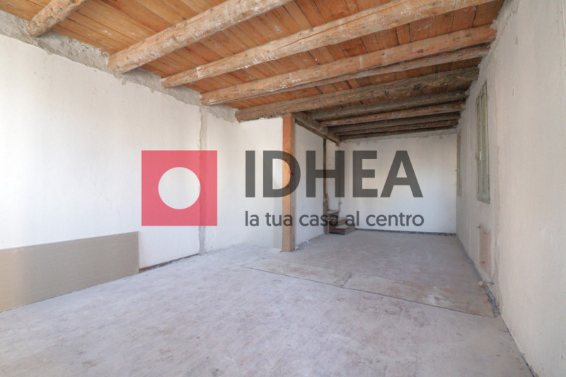 PORZIONE DA RISTRUTTURARE NEL CENTRO DI NERVESA, RIF.: "AVN1" 

L'agenzia immobiliare IDHEA ha il...