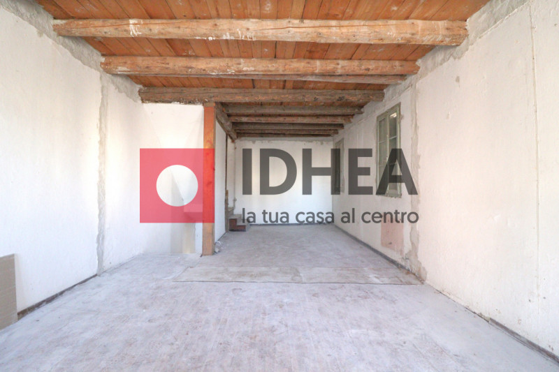 PORZIONE DA RISTRUTTURARE NEL CENTRO DI NERVESA, RIF.: "AVN1" 

L'agenzia immobiliare IDHEA ha il...