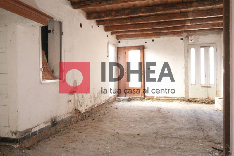 PORZIONE DA RISTRUTTURARE NEL CENTRO DI NERVESA, RIF.: "AVN1" 

L'agenzia immobiliare IDHEA ha il...