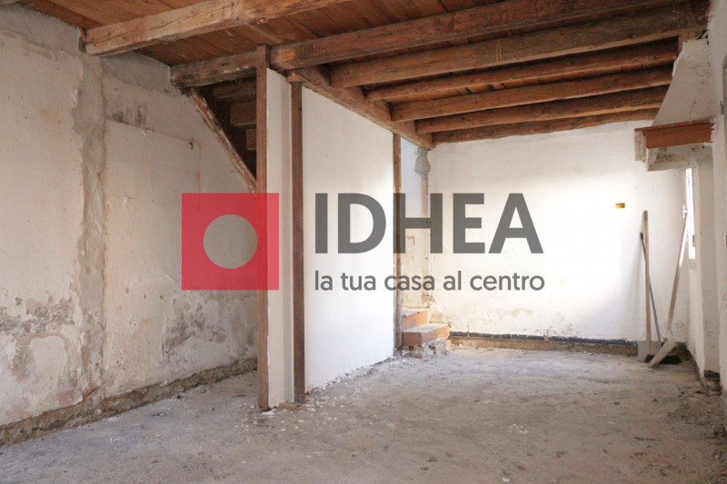 PORZIONE DA RISTRUTTURARE NEL CENTRO DI NERVESA, RIF.: "AVN1" 

L'agenzia immobiliare IDHEA ha il...