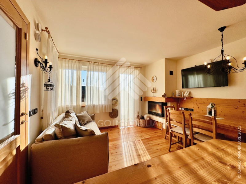 Asiago Immobiliare propone questa rivendita in esclusiva nel contesto Residenziale di Borgo Ecche...