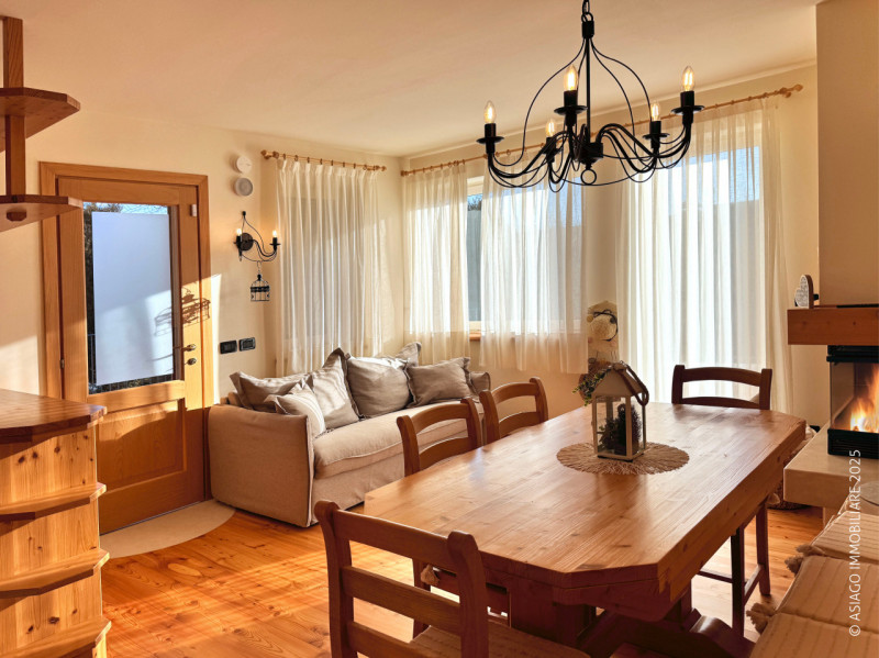 Asiago Immobiliare propone questa rivendita in esclusiva nel contesto Residenziale di Borgo Ecche...