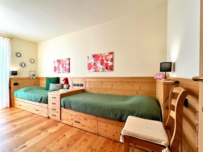 Asiago Immobiliare propone questa rivendita in esclusiva nel contesto Residenziale di Borgo Ecche...