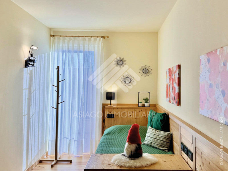 Asiago Immobiliare propone questa rivendita in esclusiva nel contesto Residenziale di Borgo Ecche...