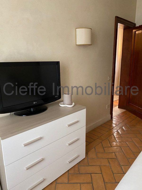 A partire da FEBBRAIO 2026, questo splendido appartamento trilocale offre un perfetto equilibrio ...